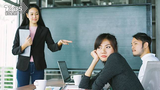 不少老鳥不喜歡聽見新人說我不知道。（示意圖，與事件無關／shutterstock達志影像）