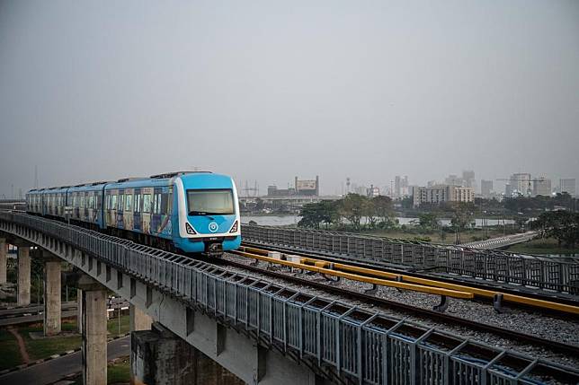 This photo taken on Dec. 1, 2024 shows a train of the Lagos Rail Mass Transit (LRMT) Blue Line in Lagos, Nigeria. (Xinhua/Wang Guansen)