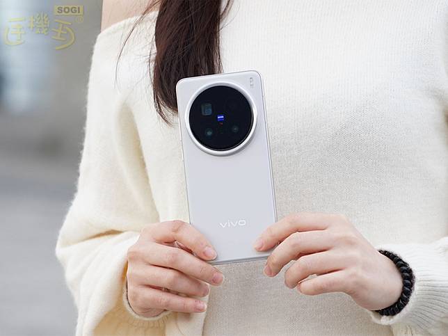 vivo高雄鳳山NOVA體驗櫃開幕 X200系列購機折2千再送行動電源