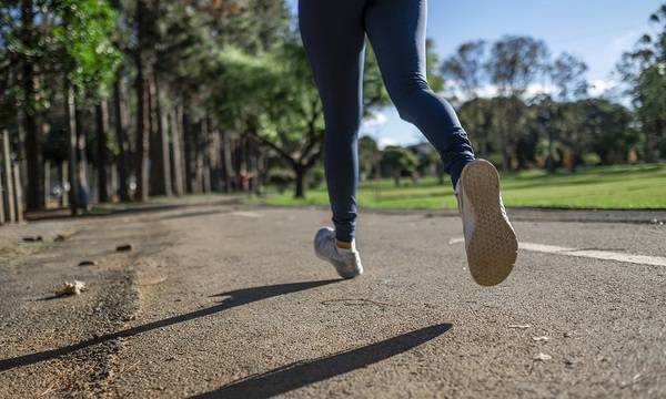 運動前該不該吃？空腹更燃脂？減重名醫曝補對2類食物更有效