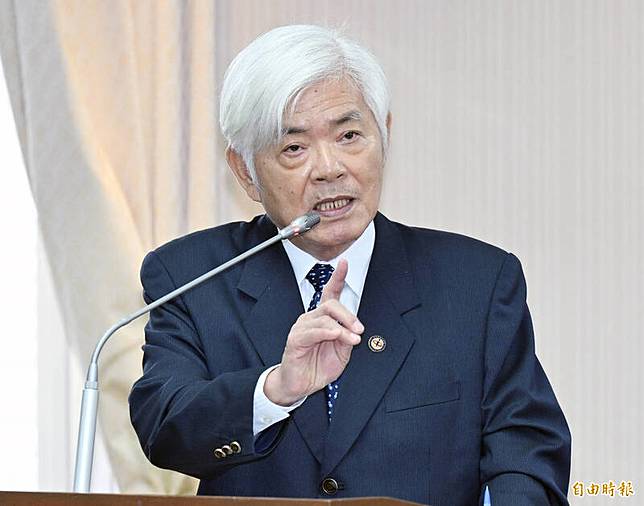 中央選舉委員會主任委員李進勇列席立法院內政委員會7日邀請報告業務概況，備質詢。(記者廖振輝攝)