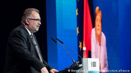 德國聯邦工業協會（BDI）主席魯斯武姆歡迎默克爾總理致辭