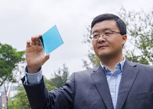 理大學者李剛研究太陽能電池有突破。
