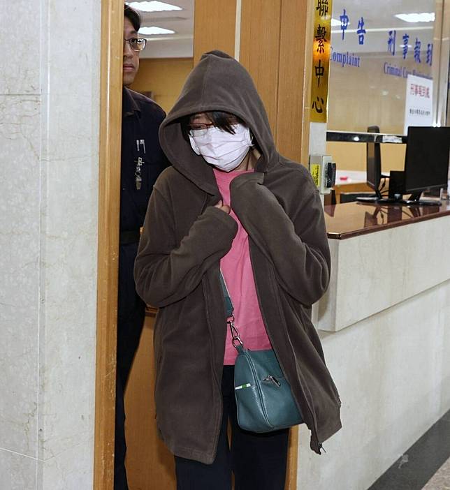 宏易創新國際總經理林曼麗涉內線交易30萬交保、限制出境出海。記者邱德祥/攝影