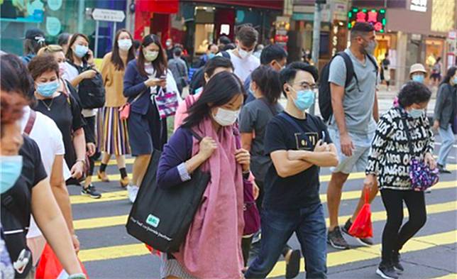 知情人士稱，中國最早可能在本周三（7日）宣布推出10項新的防疫措施。