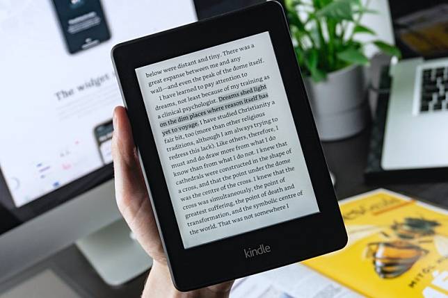 美系亞馬遜旗下Kindle中國電子書店從6月30日起停止服務，結束了11年的中國市場經營。（圖／、 Balázs Kétyi@Unsplash）