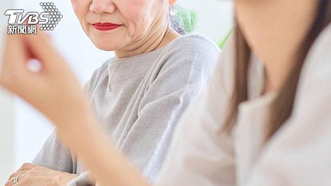 婆婆向人妻說現在外遇很正常。（示意圖，非當事人／shutterstock達志影像）