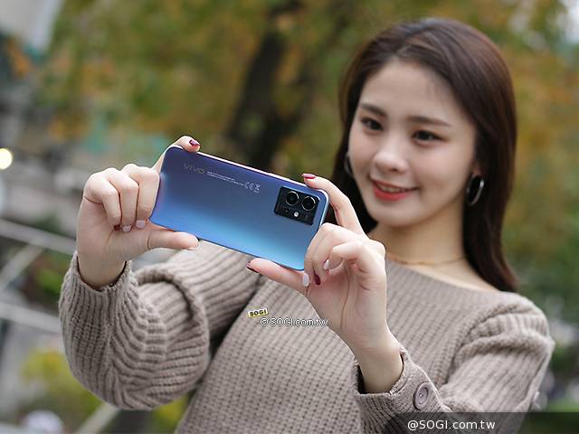 想要螢幕大、拍照強的入門5G手機？vivo Y55s 5G開箱介紹