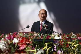 立法院長韓國瑜國慶致詞，提到目前國內面臨許多困境，還有南部民進黨執政縣市的光電板山與美濃大峽谷，憂心台灣也亟待修復，呼籲朝野還是應合作，國家才能長治久安。（圖／葉政勳攝，2025.10.10）