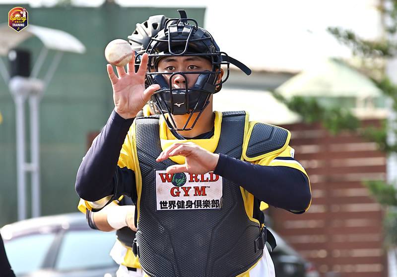 CITIC Brothers Add Wei Quanlong to 25-Man Roster: Catcher a Possibility?