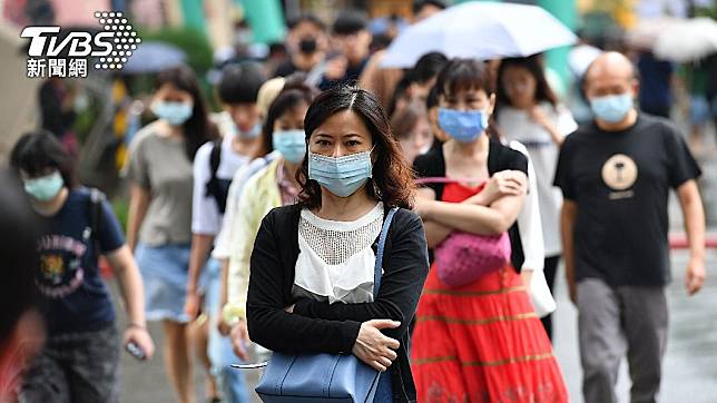 台灣近日天氣轉涼，即將邁入冬天。（示意圖／shutterstock達志影像）