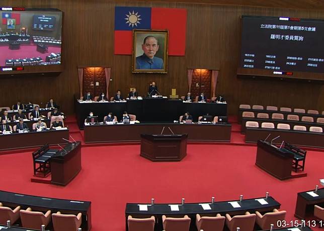 立法院發生總質詢時間，但沒有立委在場的罕見場面，引發一連串爭論。（圖：國會頻道）