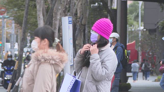 今（24日）東北季風開始增強，早晚各地偏涼。（資料照）