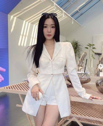 黃美英 