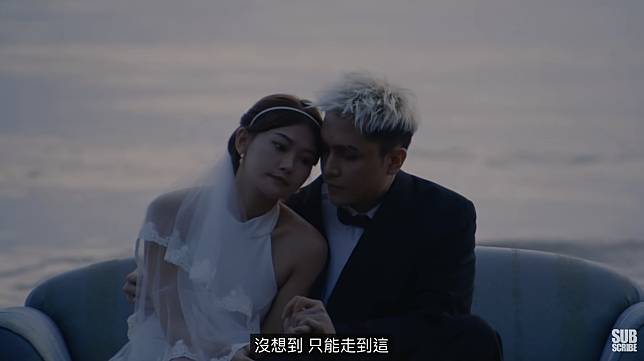 菲道爾以歌曲〈在加納共和國離婚〉走紅。（圖／翻攝IG 大穎）