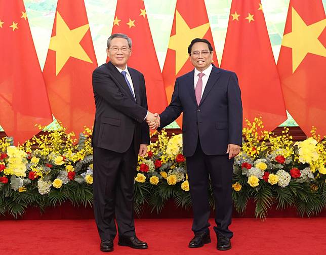 Chinese Premier Li Qiang holds talks with Vietnamese Prime Minister Pham Minh Chinh in Hanoi, Vietnam, Oct. 13, 2024. (Xinhua/Liu Weibing)