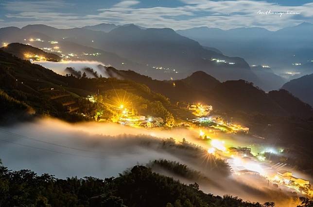 阿里山公路頂石棹琉璃光夢幻般美景。(攝影師劉博文提供)