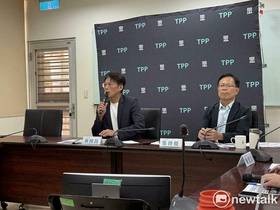 民眾黨主席兼黨團總召黃國昌（左）、副總召張啓楷（右）。 圖：周煊惠 / 攝