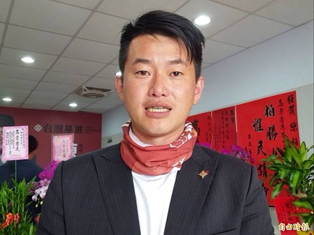 行政院宣布禁止台灣口罩出口1個月遭藝人批評，台灣基進新科立委陳柏惟希望藝人能做足功課再發言。(記者陳建志攝)