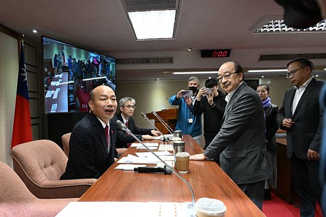 立法院長韓國瑜今天召集朝野協商，民進黨團總召柯建銘要求韓應保持中立。（張哲偉攝）