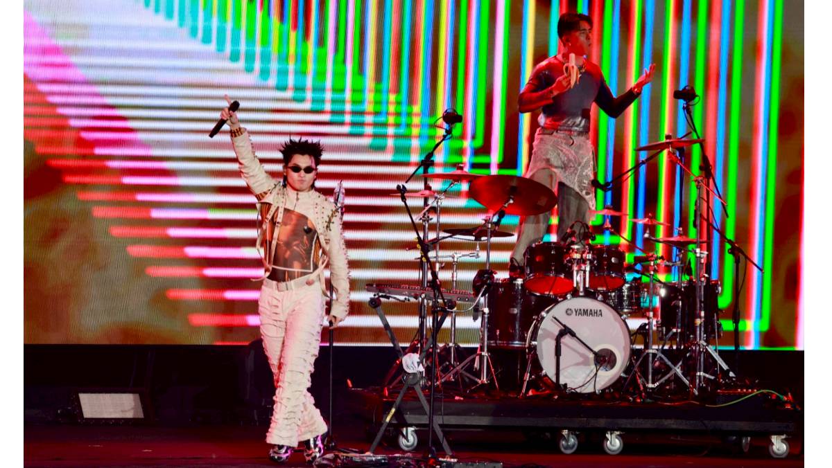 台北跨年｜美秀集團唱到一半「台上吃香蕉」！親解背後寓意：愛台灣| 太報| LINE TODAY