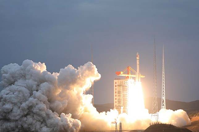 A modified version of a Long March-6 rocket carrying the Yunhai-3 02 satellite lifts off from the Taiyuan Satellite Launch Center in north China's Shanxi Province, March 27, 2024. (Photo by Zheng Bin/Xinhua)
