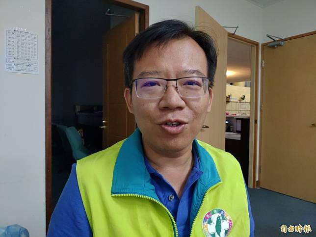 台南市議員呂維胤表示，蔡賴配將有助於穩住民進黨不分區的政黨票。(記者蔡文居攝)