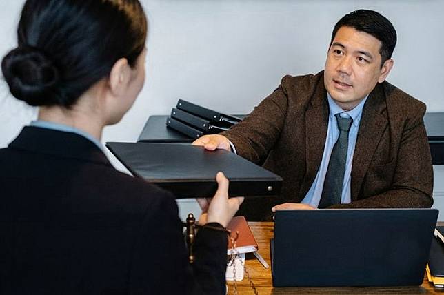 蔣姓男子訴訟標的高達4681多「京」，驚人的天價數字，卻繳不出裁判費用，法院認定其起訴基於惡意及不當目的，裁處9萬元罰鍰。示意圖／AI生成