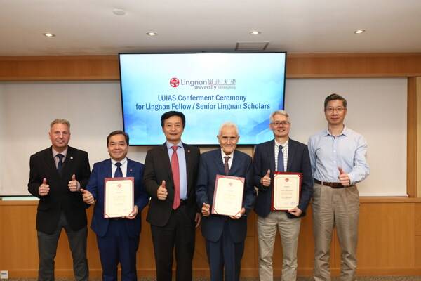 LUIAS holds a conferment ceremony and welcomes three world-famous scholars.  From Left: Prof Bradley Richard Barnes, Interim Director of LUIAS; Prof Joshua Mok Ka-ho; President S. Joe Qin; Prof Alain Bensoussan; Prof Tsui Kwok-leung; Prof Xin Yao, Vice-President (Research and Innovation)