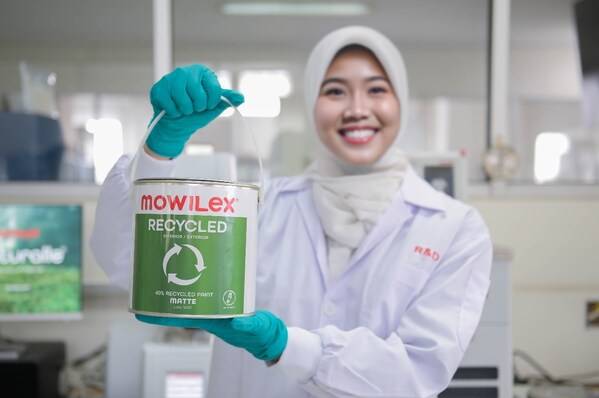 Innovation in Every Can. Mowilex Recycled paint has up to 40% premium recycled paint per 2.5-litre pail, lowering its carbon footprint by up to 60% versus traditional paint products.