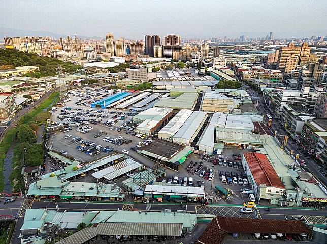 莊孟翰表示，2017年2月，苗栗三義「木雕園區」、嘉義「馬稠後產業園區」，陸續有台商回流買地擴產投資，投資客搶購土地炒作嚴重，五股地價也漲得兇。圖／新北市府提供