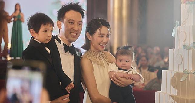 倪晨曦跟Vincent結婚3年，補擺喜酒，一家四口好熱鬧。（大會提供）