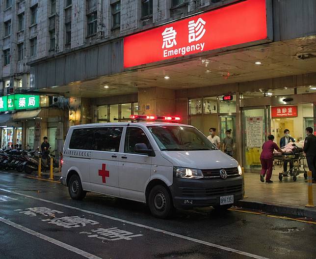 患者疑惑自己沒有三高、菸也戒了，藥一天都沒漏掉，為什麼中風還是又發生了？(示意圖/AI生成)