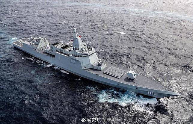 中國解放軍海軍055型飛彈驅逐艦首艦「南昌號(舷號101)」。 圖：翻攝「微博」@央廣軍事