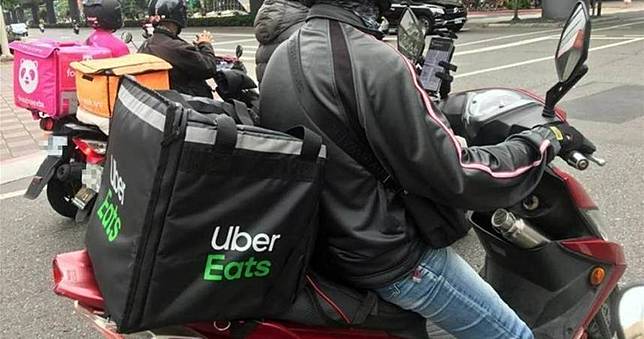 外送費調漲…Uber Eats宣布「設置閃電符號」　下月加收服務費