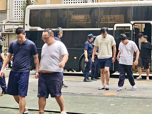 北檢指揮新北警查獲全台最大「假出金」犯罪集團，詐騙逾新台幣一百五十七億元。檢察官十八日依組織犯罪、詐危條例、洗錢等罪起訴歐姓主嫌等八十人，本案五十一名在押被告將移審台北地方法院。（中央社）