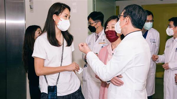 賈永婕收到醫院急需嬰兒影像插管器的消息出手相助。（圖片來源／賈永婕臉書）