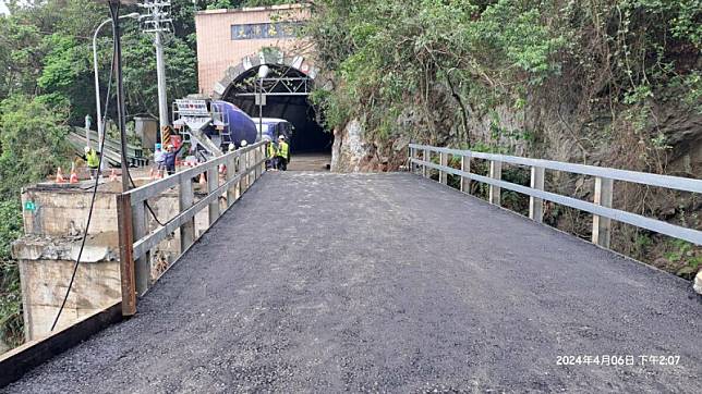交通部長王國材表示，下清水橋路段列為改善路段，4月將提環評補正資料，加速蘇花安改善工程。 圖：公路局／提供