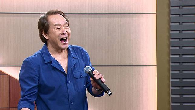 72歲的張魁，唱起歌來仍是聲音宏亮。年代提供