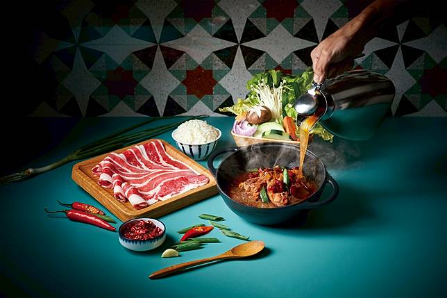 辣子爆雞乾濕雙響鍋(圖片提供/尬鍋)