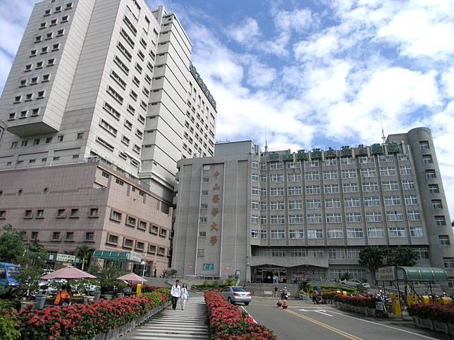 中山醫學大學附設醫院表示獲悉醫事司公函內容後已停聘陳堯俐教授。（圖／翻攝自臺灣國際醫療全球資訊網）