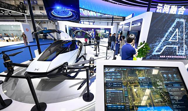 People visit the exhibition booth of China Telecom during the 2024 World Intelligent Connected Vehicles Conference in Beijing, capital of China, Oct. 17, 2024. (Xinhua/Chen Zhonghao)