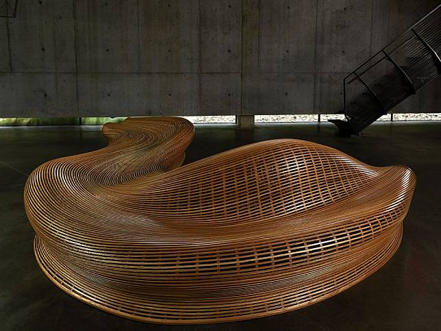 1-curved-bench