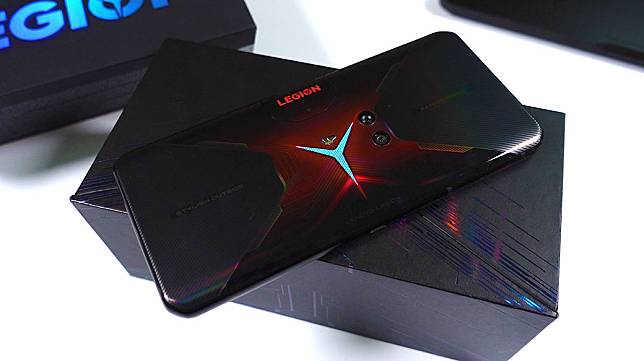 聯想拯救者電競手機Legion Phone Duel開箱動手玩！與ROG Phone 3簡單分析比較