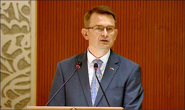 立陶宛衛生部長杜爾基斯於WHA發言呼籲，應邀請台灣以觀察員身分參加大會，並讓台灣有意義地參與世衛的所有論壇及機制。(取自WHO直播)