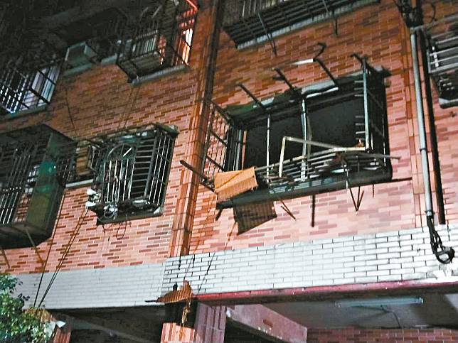 基隆1死氣爆疑換瓦斯桶惹禍，10戶民宅受損玻璃全碎。