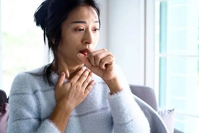 咳嗽除了急性呼吸道感染，也有可能是其他健康問題。 （圖／資料庫）