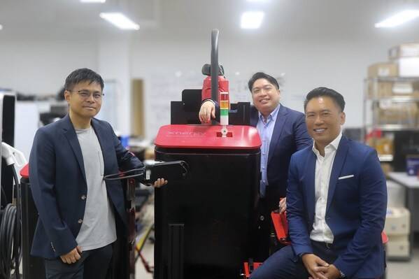 (from left to right): Leading the charge for Xnergy are Dr Hu Xiaolei – Founder & Chief Technology Officer, Dr CF Tong, Founder & Chief Executive Officer and Mr Winston Koh – Founder & Chief Strategy Officer