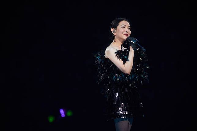 張清芳在歲末耶誕季節推出新單曲〈水深之處〉。（上引娛樂提供）