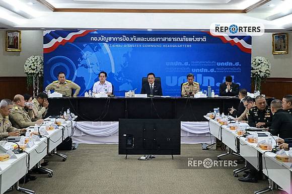 นายกฯ ประชุม บกปภ.ช. ก่อนพักการประชุมยาว กำชับมอนิเตอร์สถานการณ์น้ำต่อเผย | The Reporters | LINE TODAY